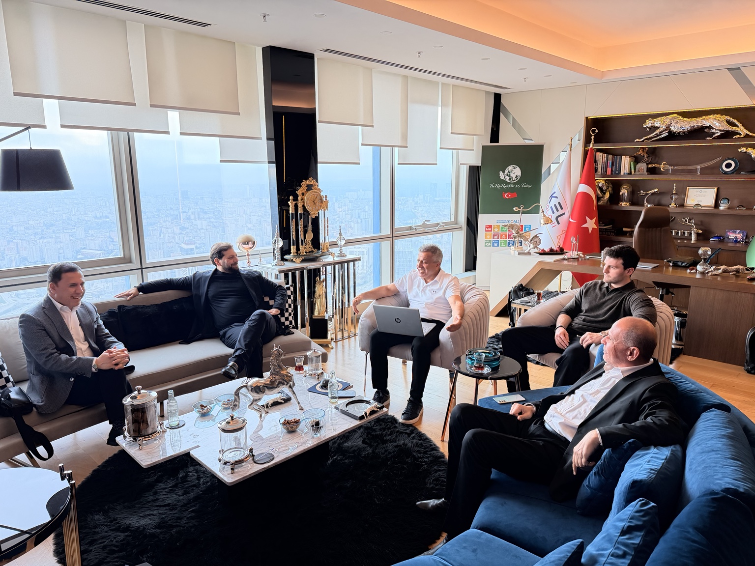 Original photograph of a meeting in the Türkiye branch office